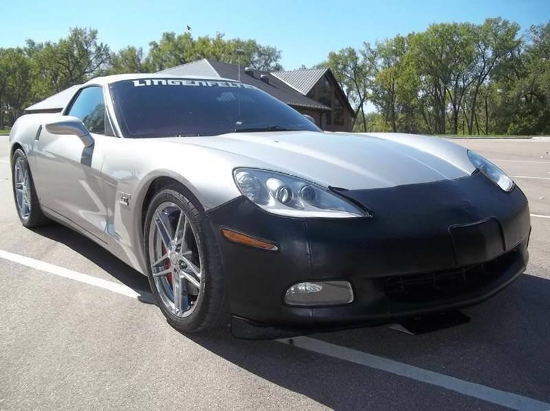 Used 2006 Chevrolet Corvette Coupe w/ Preferred Equipment Group RWD image 2