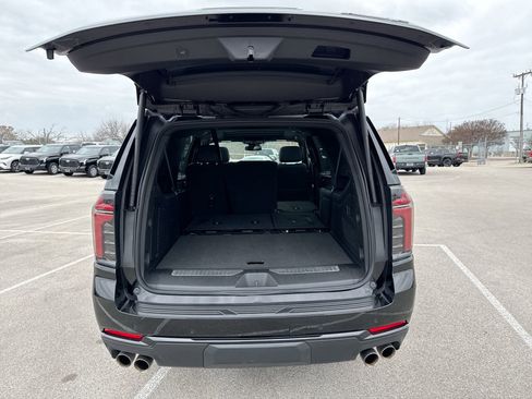 Used 2025 Chevrolet Suburban RST w/ Sun And Tow Package image 21