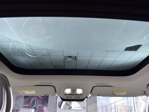 Used 2023 Volvo XC60 T8 Plus w/ Climate Package image 25