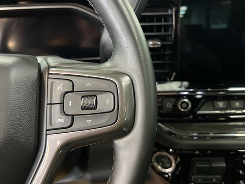 Used 2024 Chevrolet Silverado 2500 ZR2 w/ Technology Package image 34