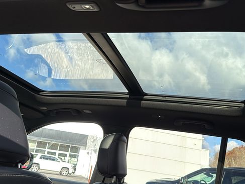 Used 2022 Jeep Grand Cherokee Overland image 29