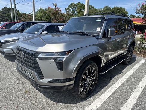 Certified 2025 Lexus GX 550 w/ Accessory Package (2T) AWD/4WD image 2