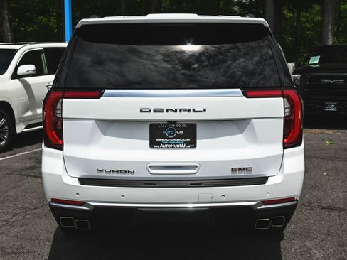 Used 2025 GMC Yukon XL Denali AWD/4WD image 5
