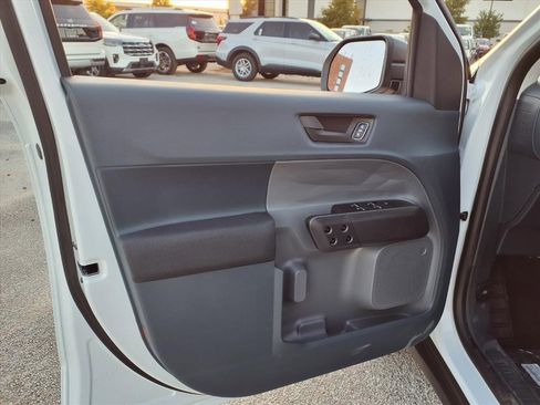 New 2025 Ford Maverick XL image 19