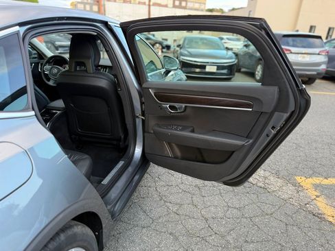 Used 2018 Volvo S90 T5 Momentum w/ Convenience Package FWD image 17