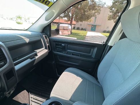 Used 2016 RAM 2500 Tradesman w/ Chrome Appearance Group AWD/4WD image 17