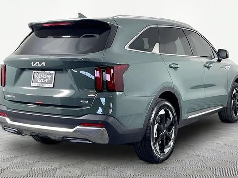 Certified 2026 Kia Sorento EX FWD image 6