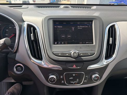 Used 2020 Chevrolet Equinox LS image 3