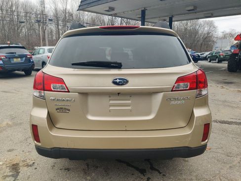 Used 2010 Subaru Outback 2.5i Premium image 4
