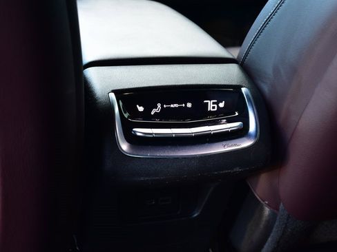 Used 2020 Cadillac XT6 Premium Luxury image 23