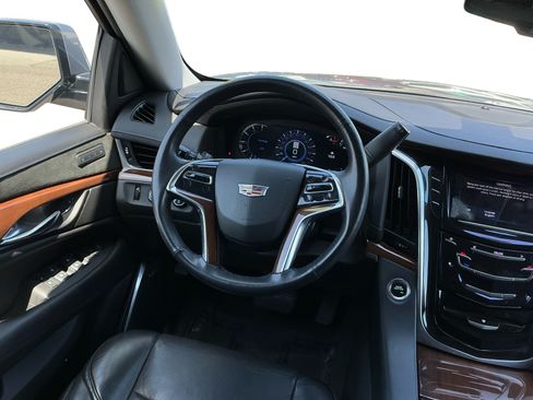 Used 2020 Cadillac Escalade 4WD image 11