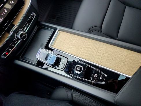 New 2026 Volvo XC60 T8 Plus image 22