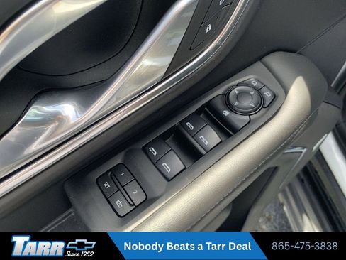 Used 2024 Chevrolet Suburban LT AWD/4WD image 15