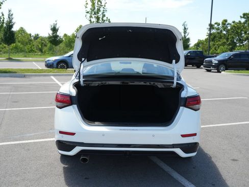 Used 2025 Nissan Sentra SR FWD image 14