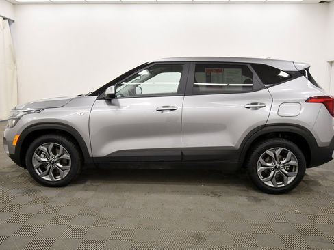 Certified 2024 Kia Seltos LX image 4