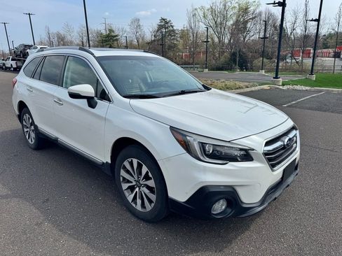 Used 2018 Subaru Outback 3.6R Touring image 3