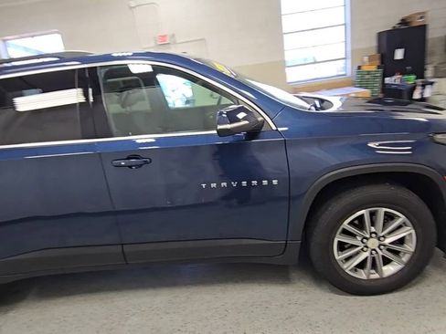 Certified 2023 Chevrolet Traverse LT FWD image 9