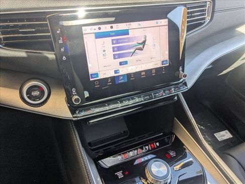 New 2025 Jeep Wagoneer Series II w/ Convenience Group I image 13