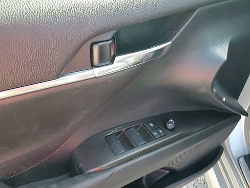 Used 2024 Toyota Camry SE image 10