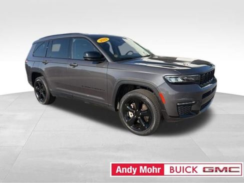 Used 2023 Jeep Grand Cherokee L Limited w/ Black Appearance Package AWD/4WD image 2