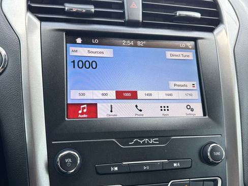 Used 2019 Ford Fusion SE image 6