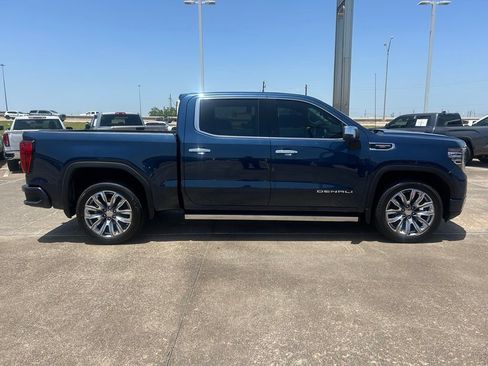 Used 2023 GMC Sierra 1500 Denali w/ Denali Reserve Package AWD/4WD image 4