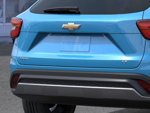 New 2026 Chevrolet Trax LT w/ LT Convenience Package FWD image 16
