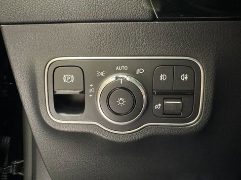 Certified 2025 Mercedes-Benz GLA 250 image 17