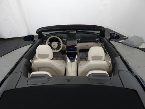 Used 2025 Mercedes-Benz SL 55 AMG 4MATIC image 26
