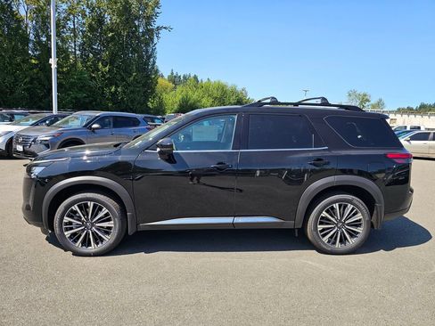 New 2026 Nissan Pathfinder Platinum w/ Cargo Package AWD/4WD image 8