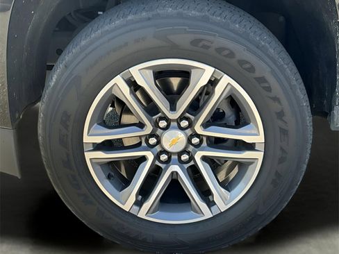 Used 2022 Chevrolet Colorado W/T w/ Custom Special Edition image 17