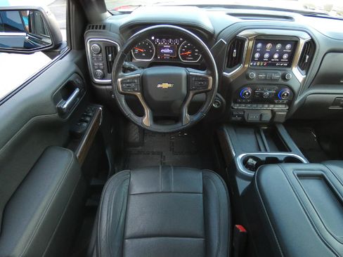 Certified 2021 Chevrolet Silverado 1500 High Country w/ Technology Package AWD/4WD image 13