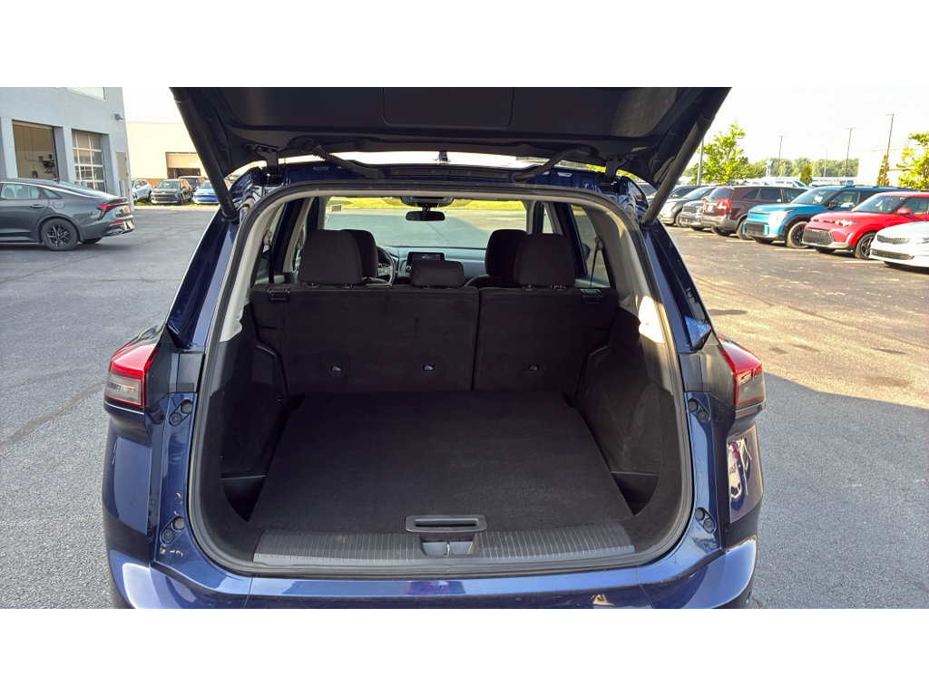 Used 2025 Nissan Rogue SV AWD/4WD image 9