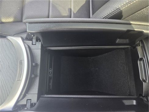 Used 2017 Mercedes-Benz GLC 300 4MATIC image 23