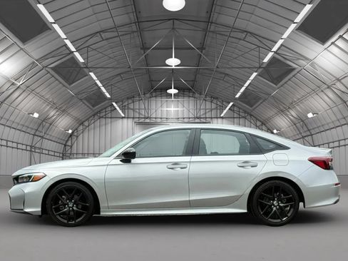 Used 2025 Honda Civic Sport image 4