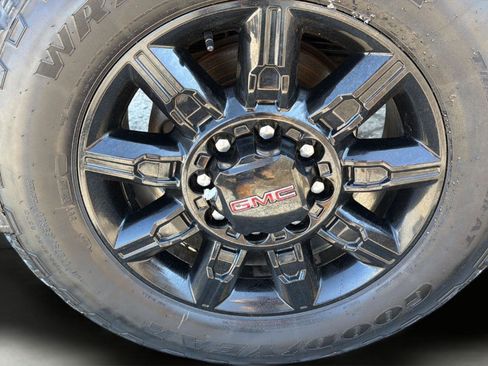 Used 2024 GMC Sierra 2500 AT4 w/ AT4 Premium Plus Package AWD/4WD image 31
