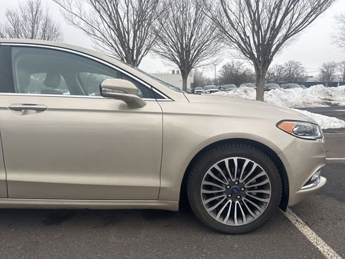 Used 2018 Ford Fusion Titanium image 17