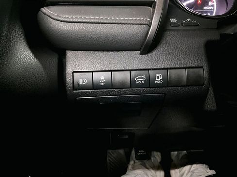 Used 2023 Toyota Camry SE image 34