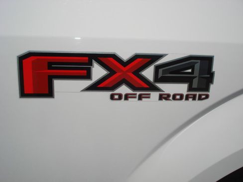 Used 2018 Ford F150 XL w/ Equipment Group 101A Mid AWD/4WD image 9