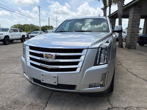Used 2019 Cadillac Escalade Premium Luxury RWD image 11