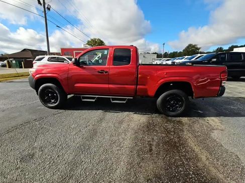 Used 2021 Toyota Tacoma SR image 1