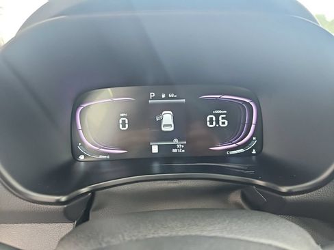 Used 2025 Kia Soul LX FWD image 14