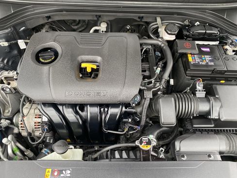 Used 2020 Hyundai Elantra SE image 9