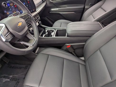 Used 2025 Chevrolet Traverse LT w/ Sun and Wheel Package image 27