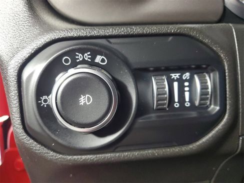 Used 2020 Jeep Wrangler Unlimited Sport image 12