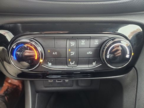 Used 2023 Buick Encore GX Preferred w/ Cold Weather Comfort Package image 33