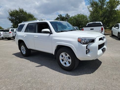 Used 2017 Toyota 4Runner SR5 Premium RWD image 3