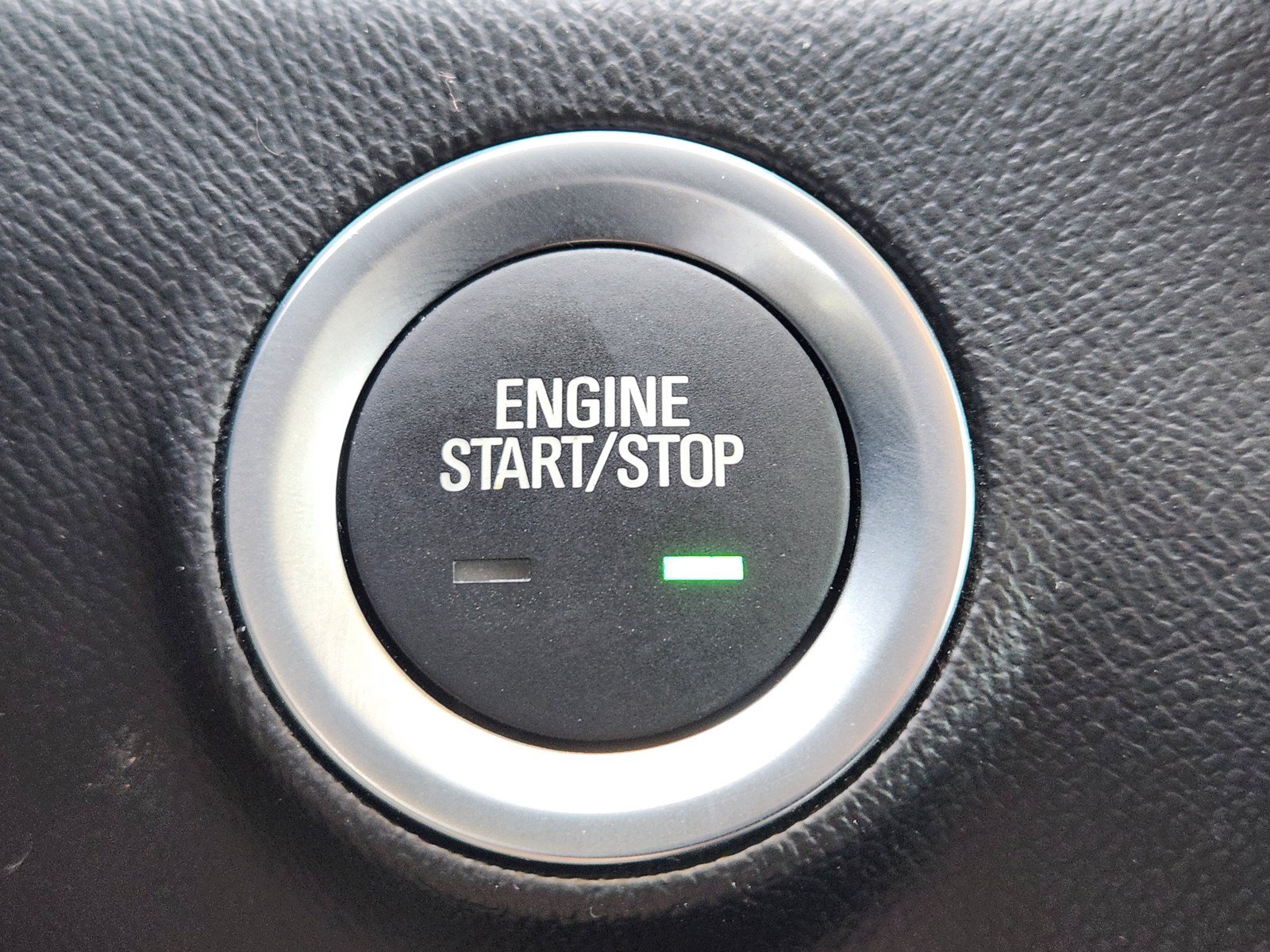 Used 2024 GMC Terrain Denali w/ Denali Premium Package AWD/4WD image 18
