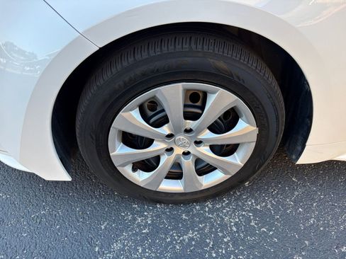 Used 2025 Toyota Corolla LE image 23