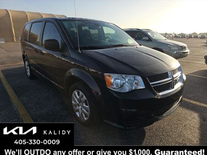 Used 2019 Dodge Grand Caravan SE w/ UConnect Hands-Free Group